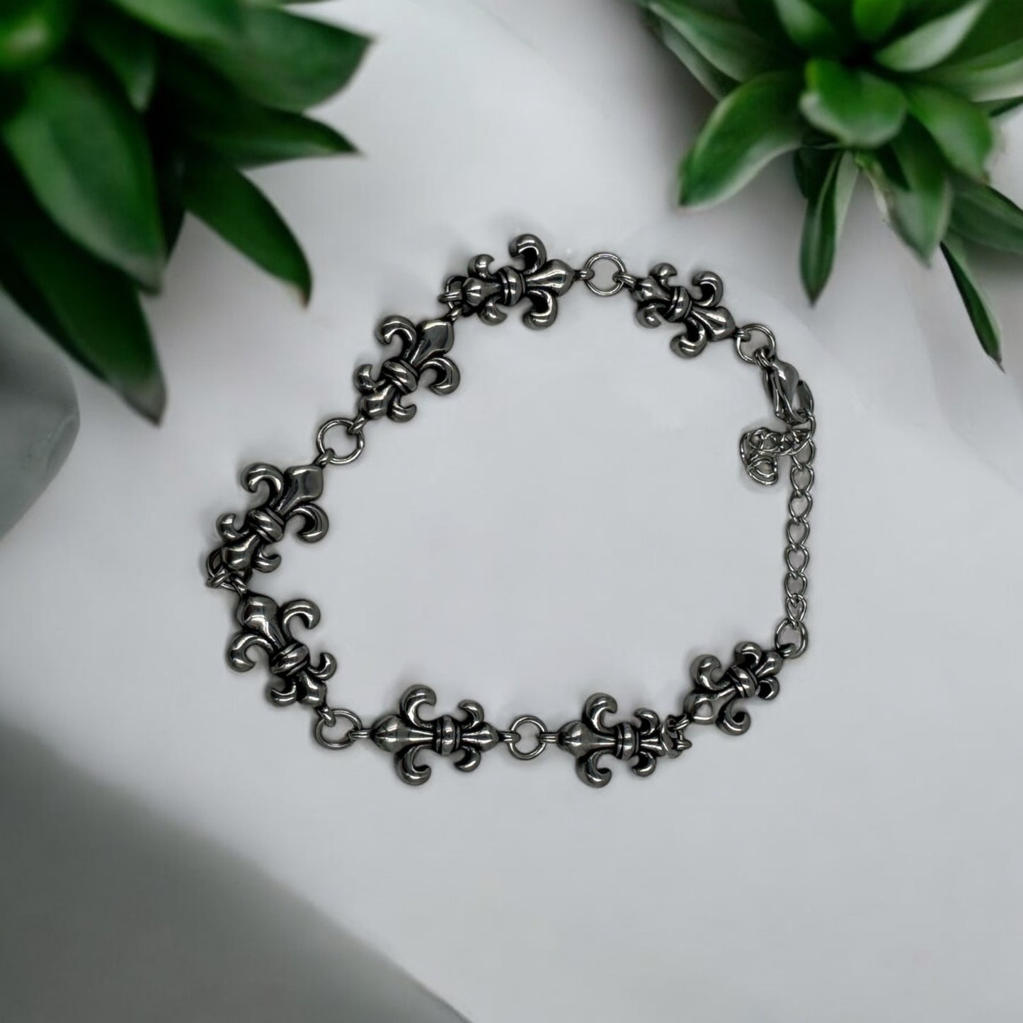 vintage-fleur-de-lis-bracelet