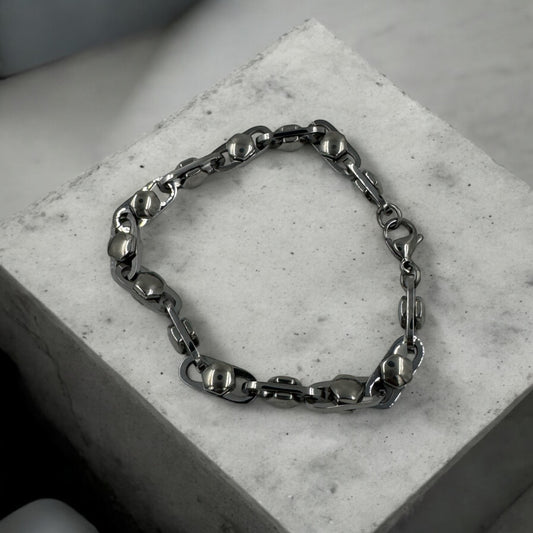 Title: "Gunmetal Marine Chain Bracelet with Pebble Links"